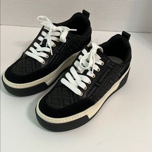 Vince Camuto sneakers woman’s size 6 Med Black White Lace Up preppy punk casual